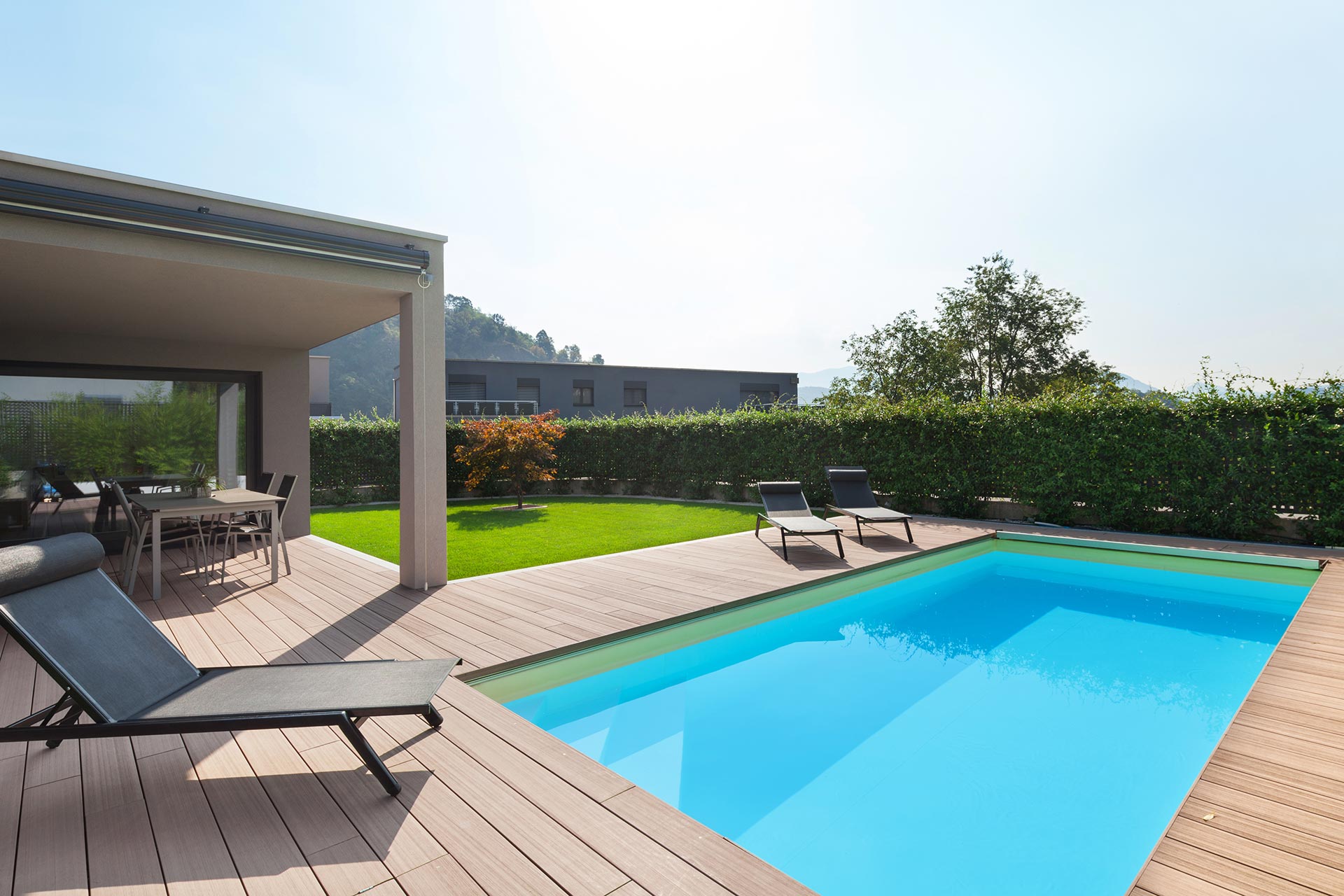 Die neue Terrasse planen mit Ihrem Holzfachhandel vor Ort wunderschöne neue Terrasse mit Swimming Pool